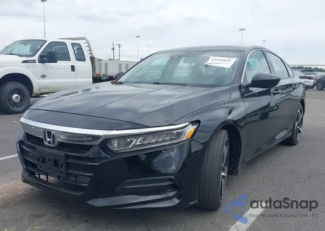 2018 Honda Accord Lx z USA, uszkodzony, nr VIN 1HGCV1F15JA079926
